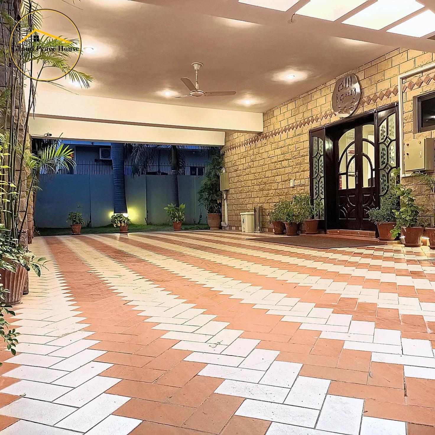Grand Peace House I Bed & Breakfast Islamabad Exterior photo
