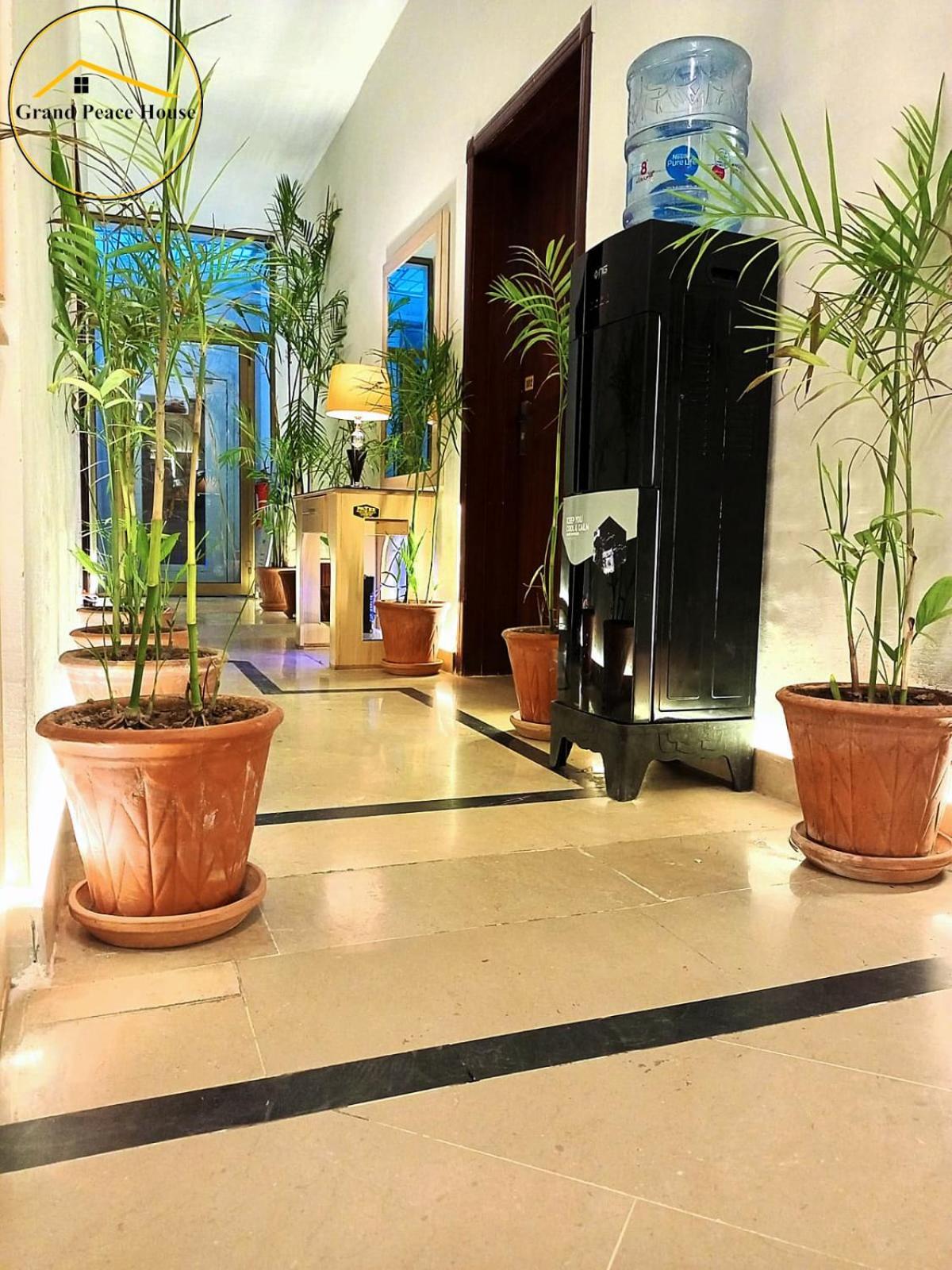 Grand Peace House I Bed & Breakfast Islamabad Exterior photo