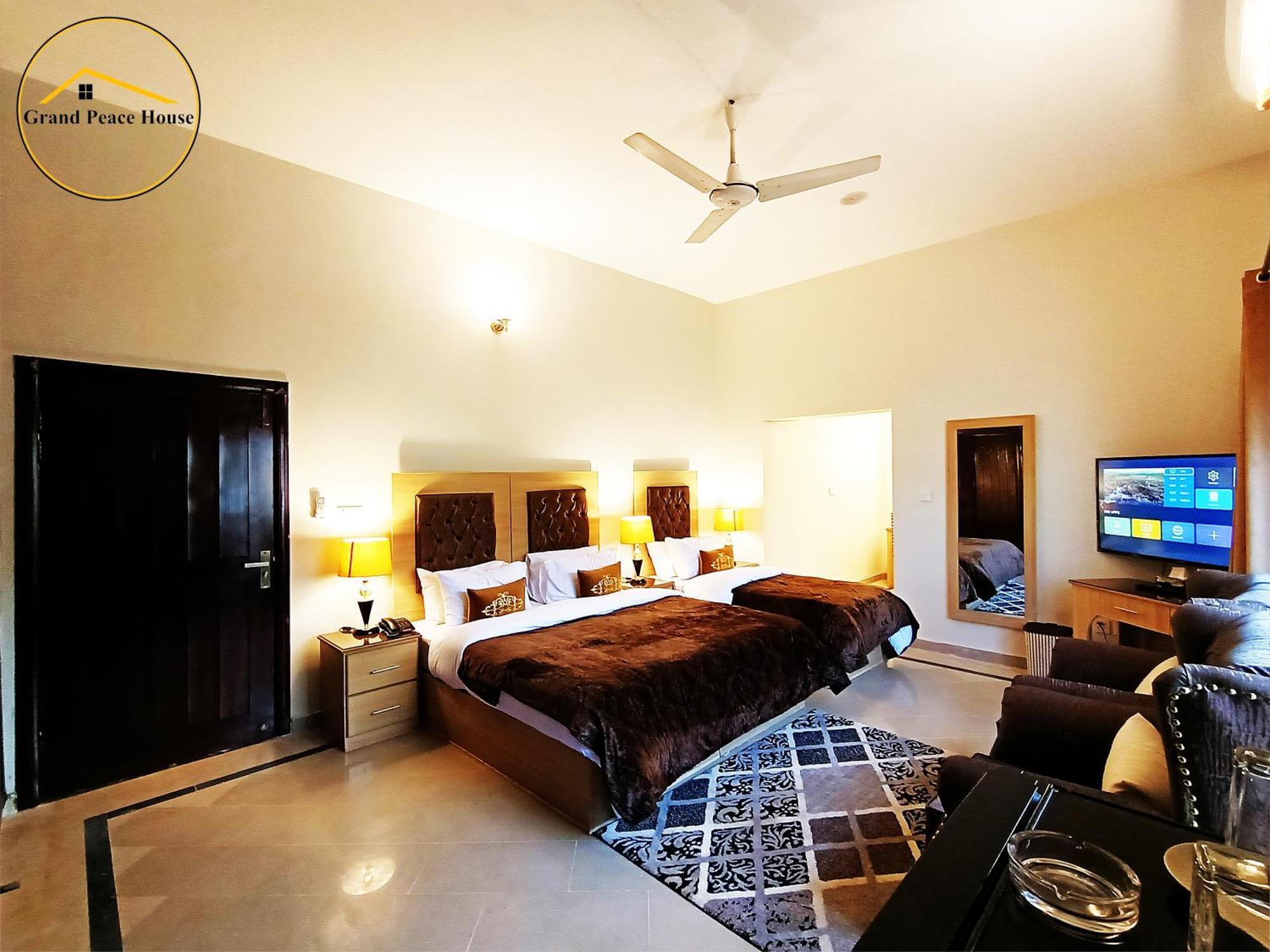 Grand Peace House I Bed & Breakfast Islamabad Exterior photo