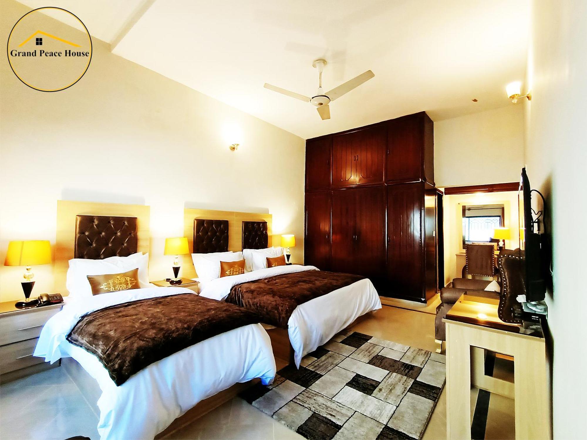Grand Peace House I Bed & Breakfast Islamabad Exterior photo